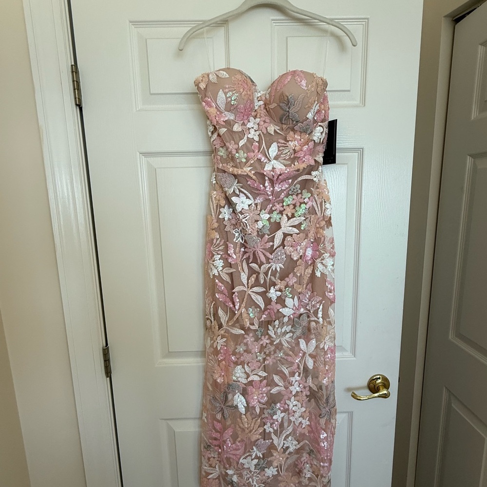 Leanna Light Pink Flower Embroidered Maxi Dress size Large